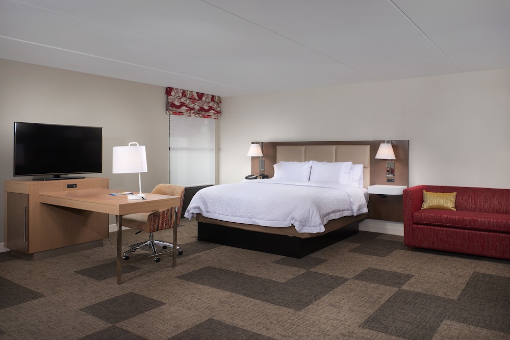 STUDIO, SUITE, KING BED
