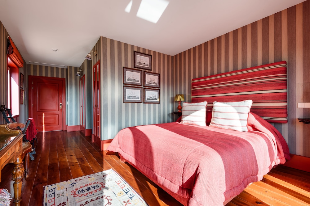 Deluxe, Suite, Double Bed, City View, Terrace