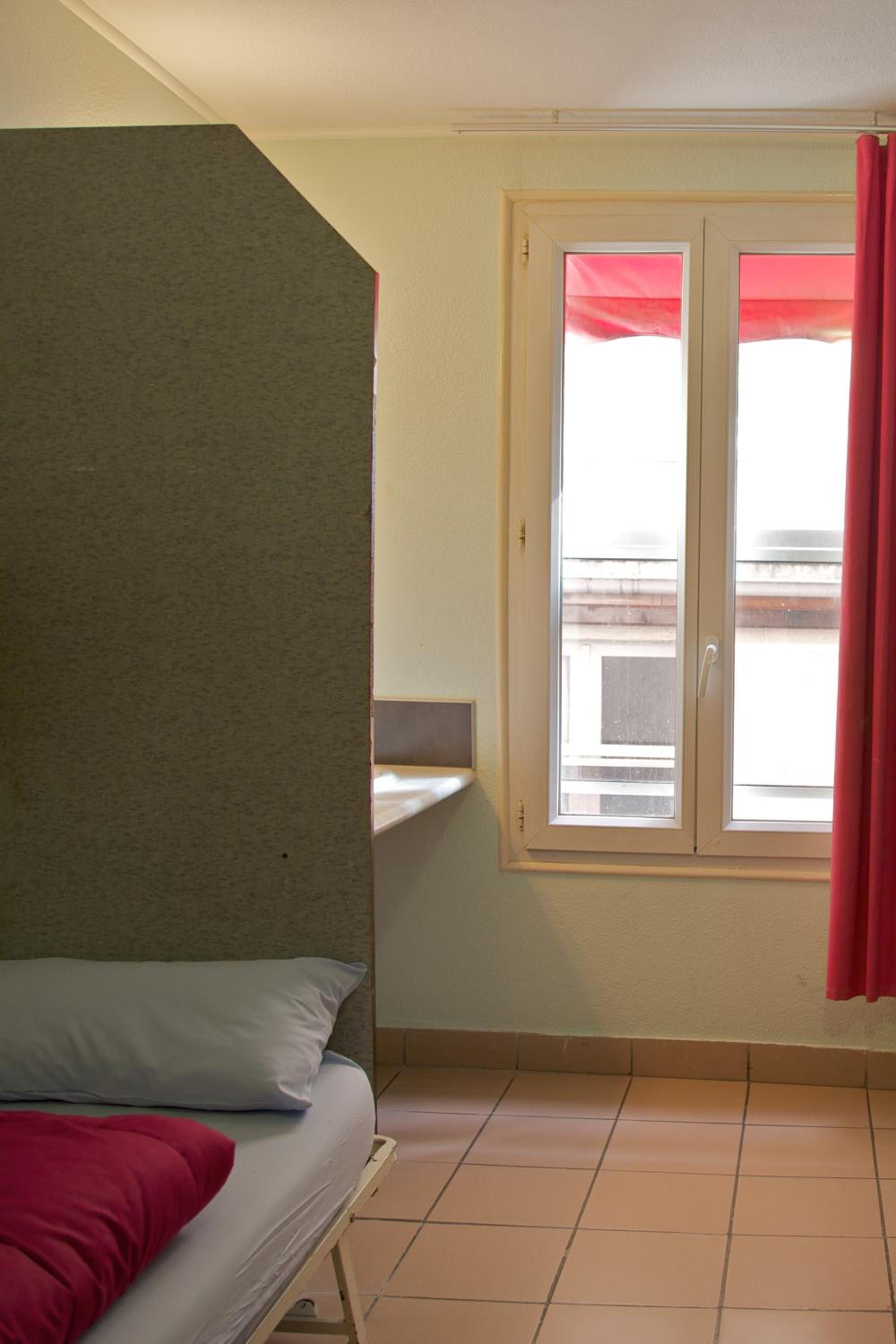 Room, Triple, Shared Bathroom, Auberge Internationale Des Jeunes 7/10