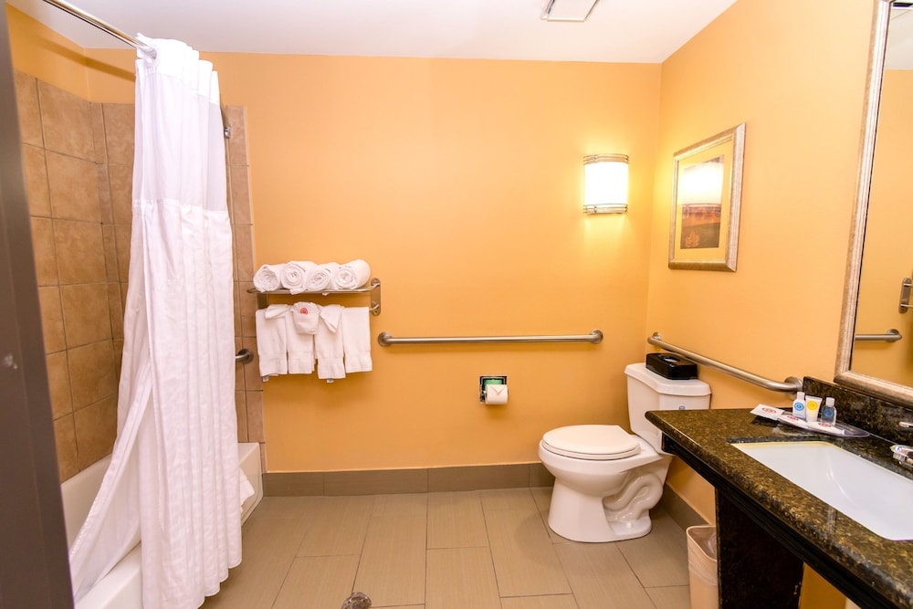 Spark By Hilton Pearland 12/37