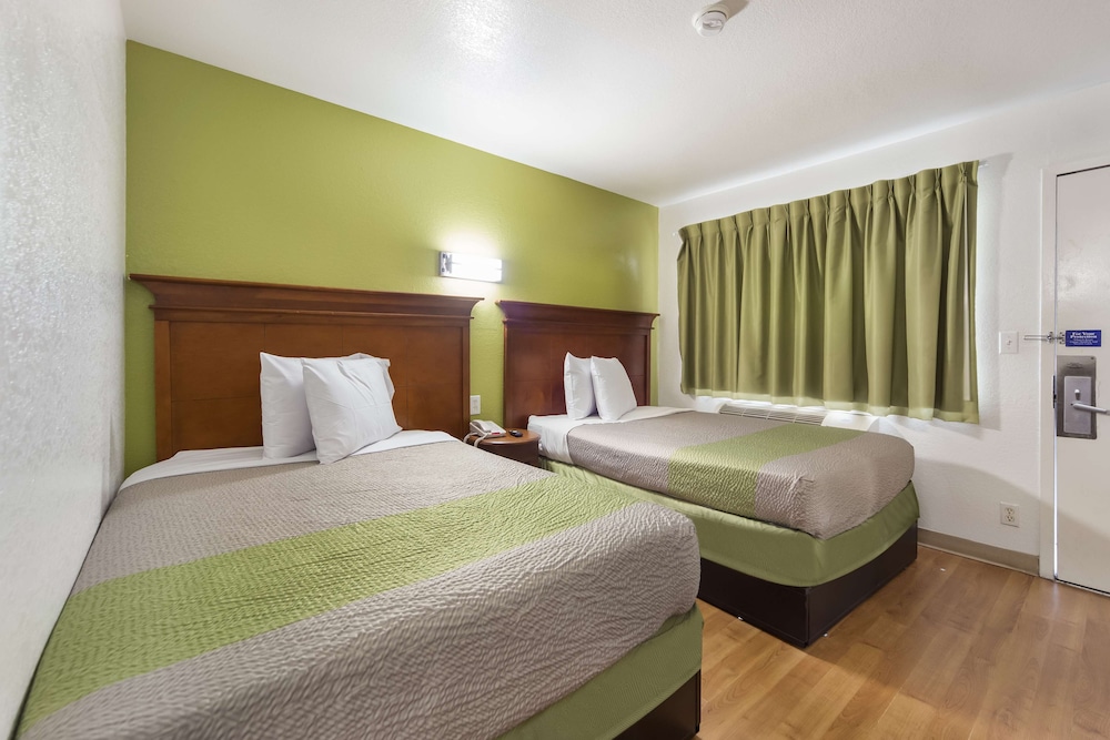 Motel6 Meridian, MS 34/60