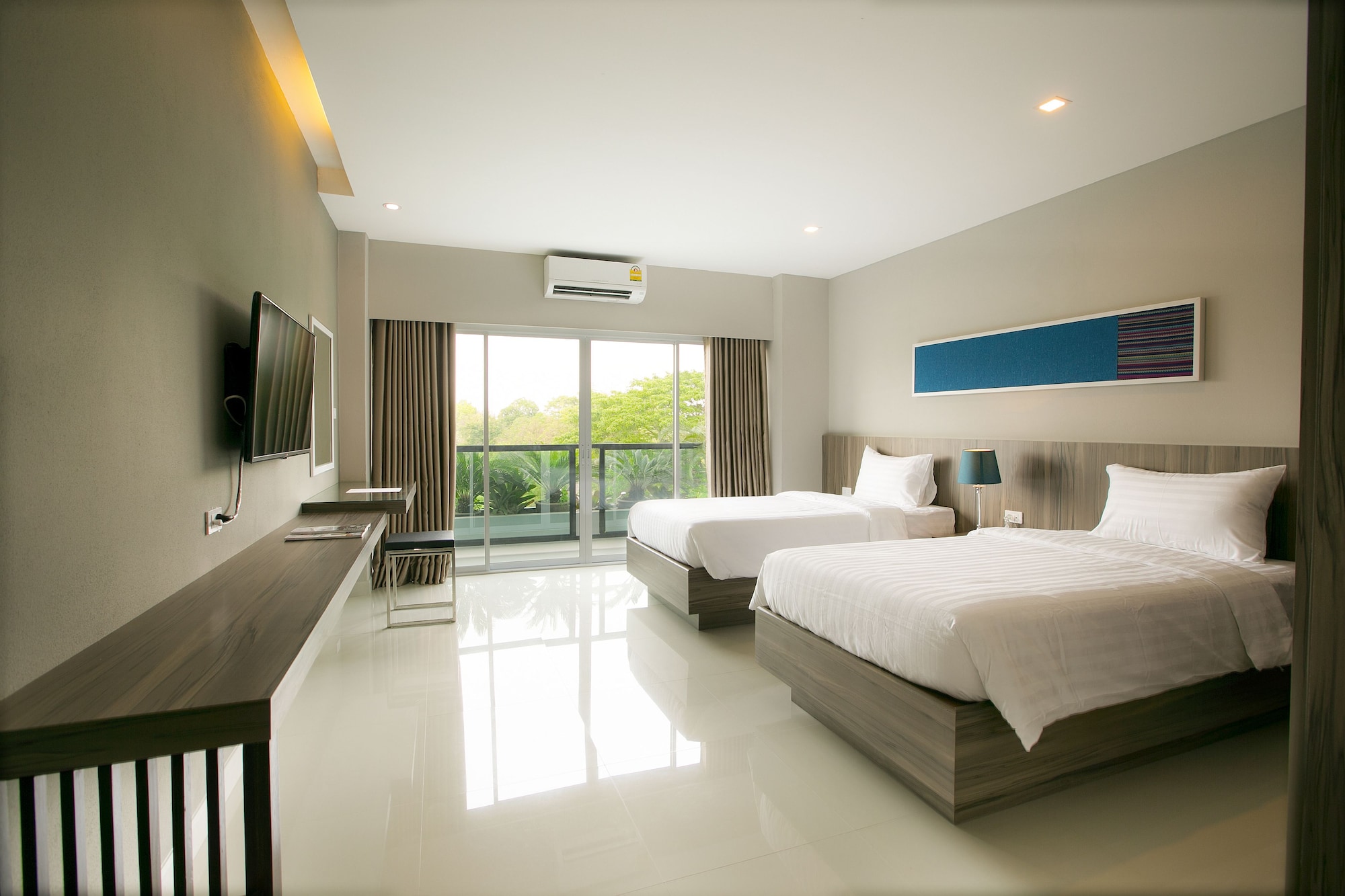 PREMIER, TWIN BEDS