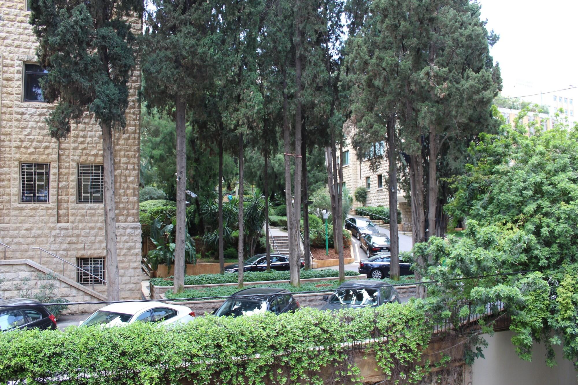 Villa Queens Hotel 29/32
