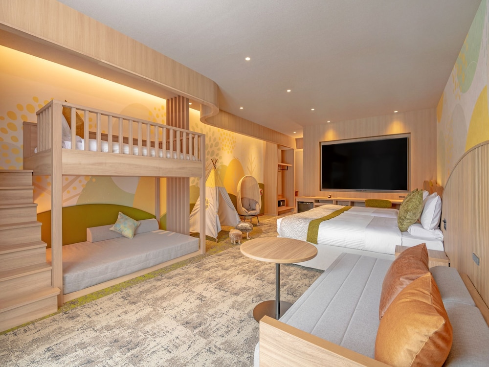 Kids, 1 Queen and 1 Bunk Bed, 2 Sofa, Terrace، Kamenoi Hotel Aso 2/4