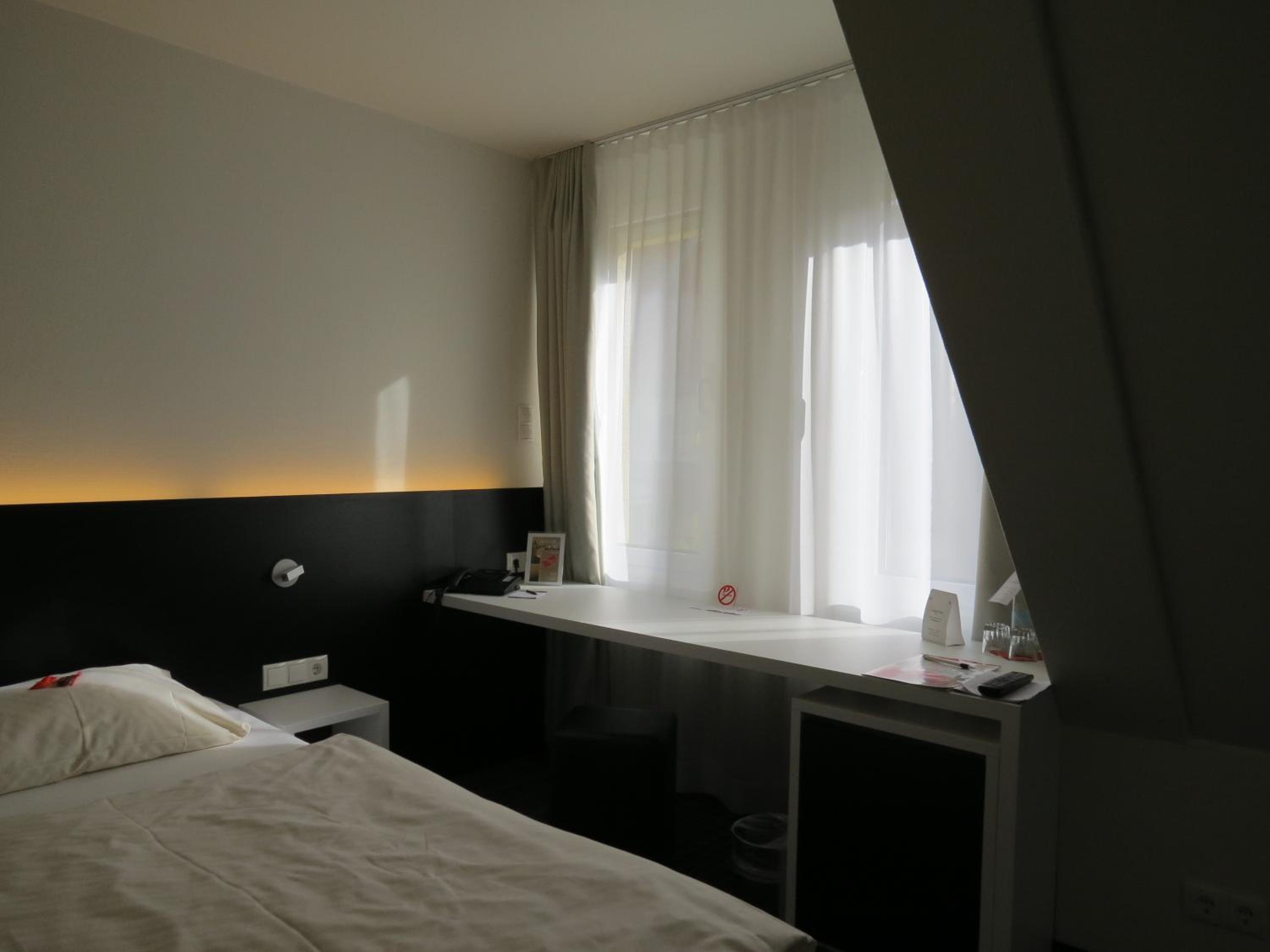 Comfort, Double Bed, Comfor Hotel 2/7