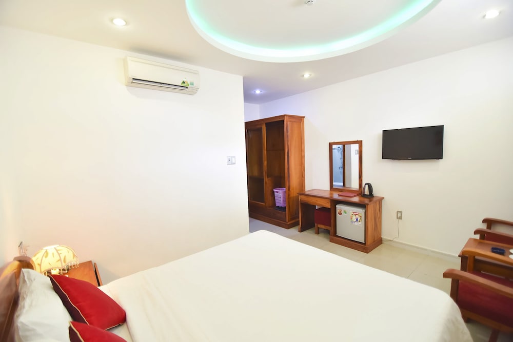DELUXE, DOUBLE BED