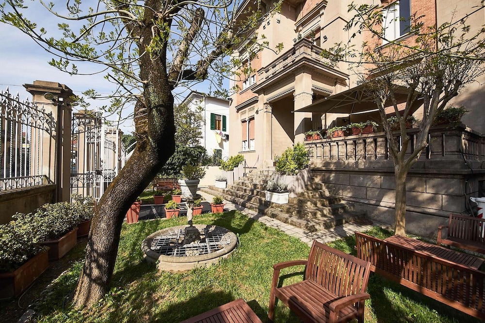 VILLA TOWER INN 3/73