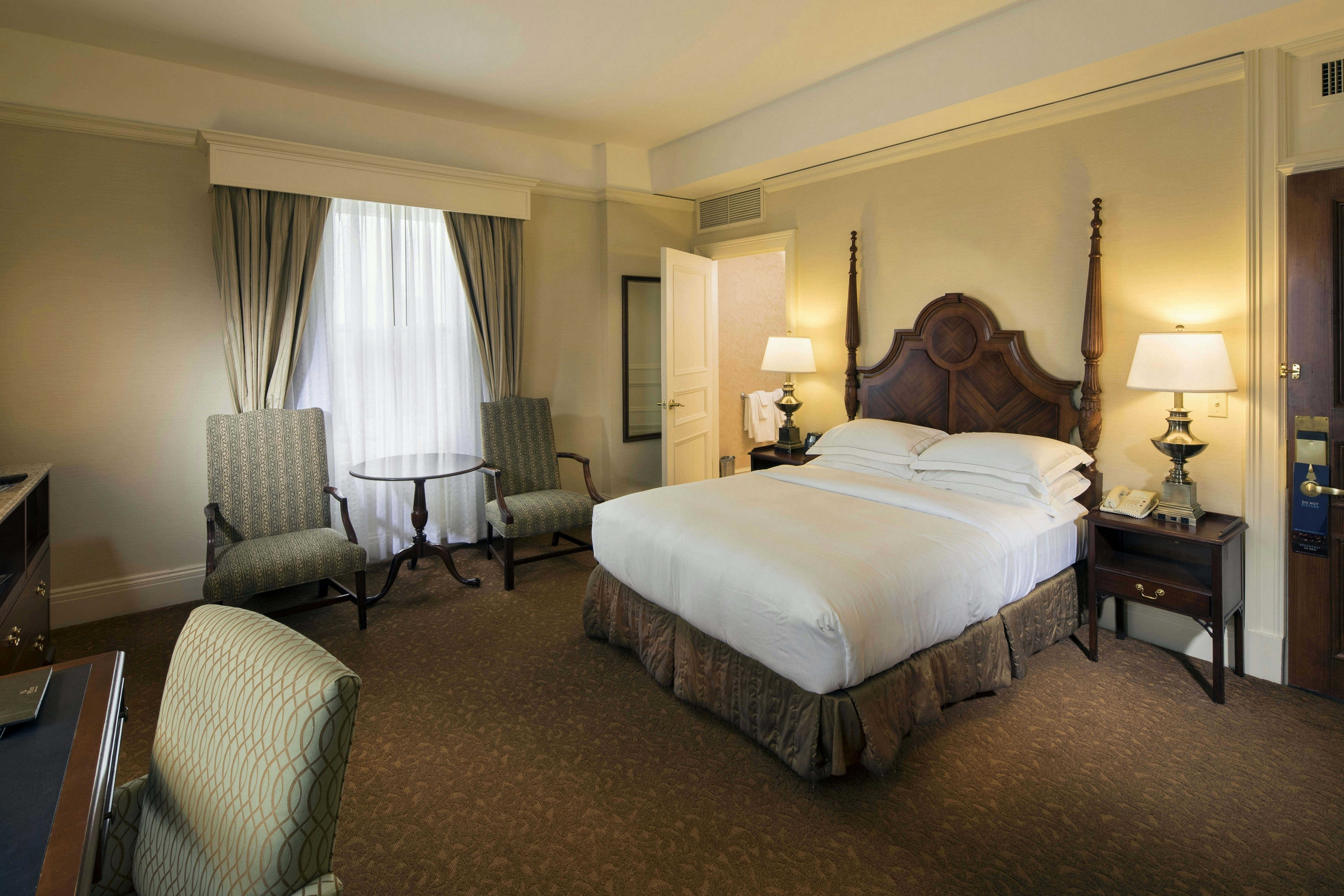 The Seelbach Hilton Louisville 5/54