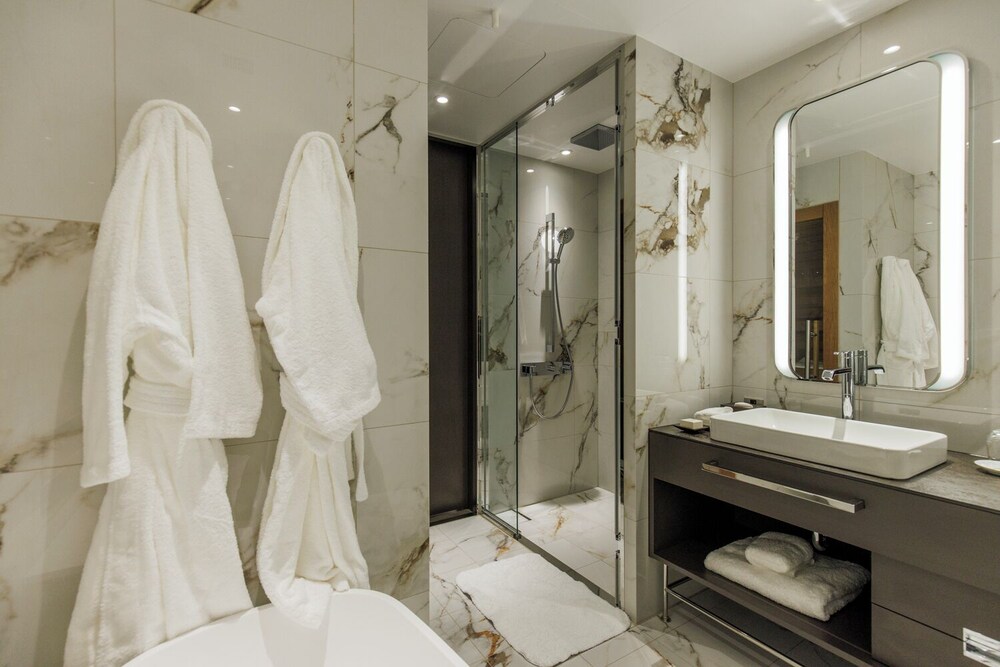Atago Hotel 52/56