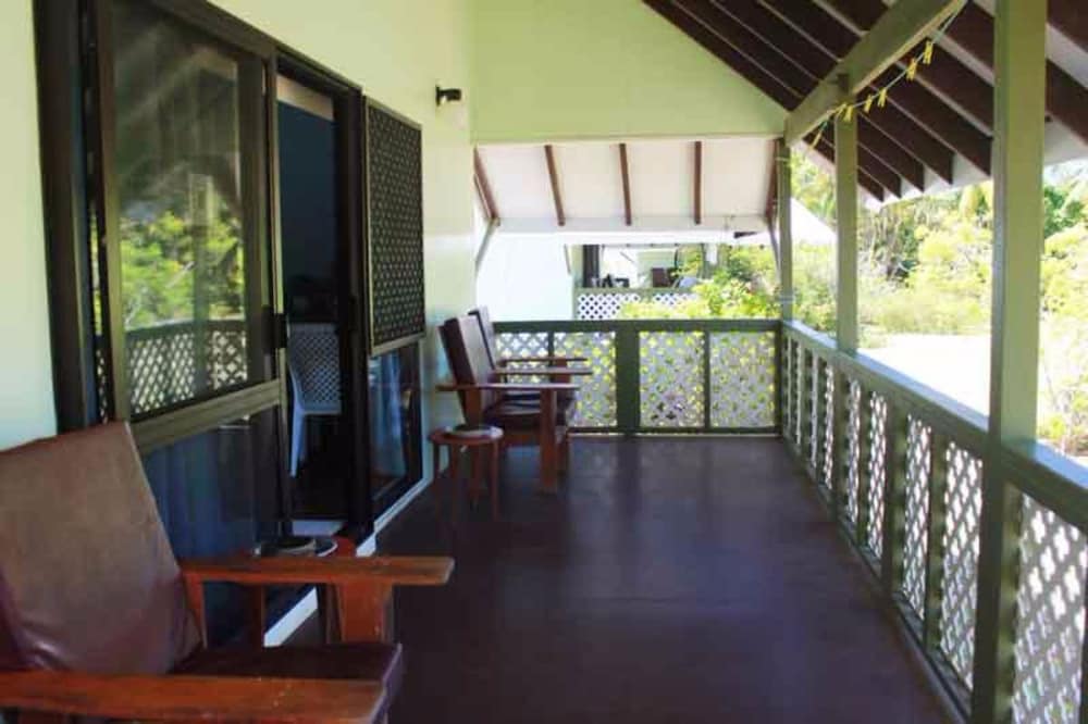 Gina's Garden Lodges 15/35