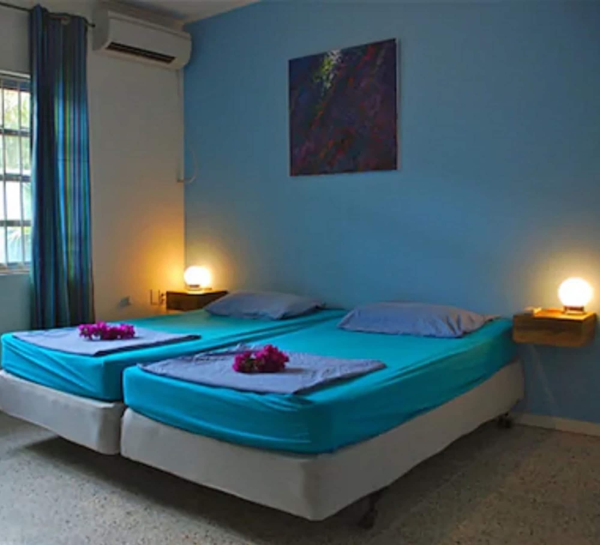 2 Bedrooms, Apartment