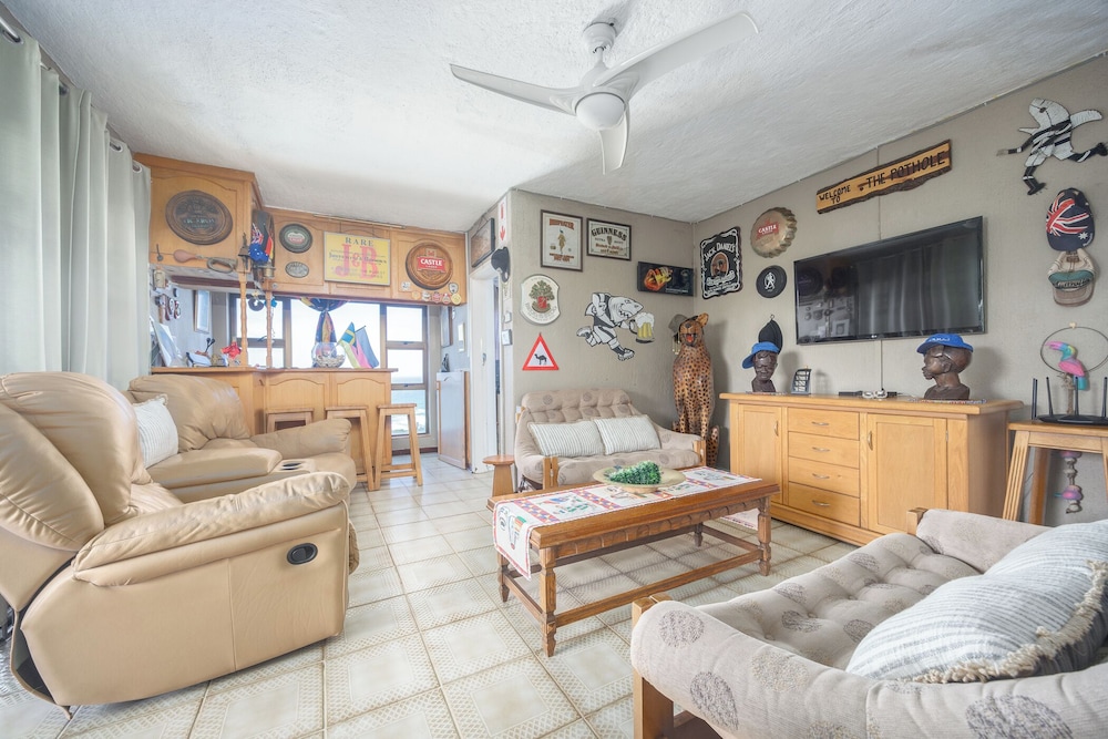 Beachcomber Bay Guest House 32/50