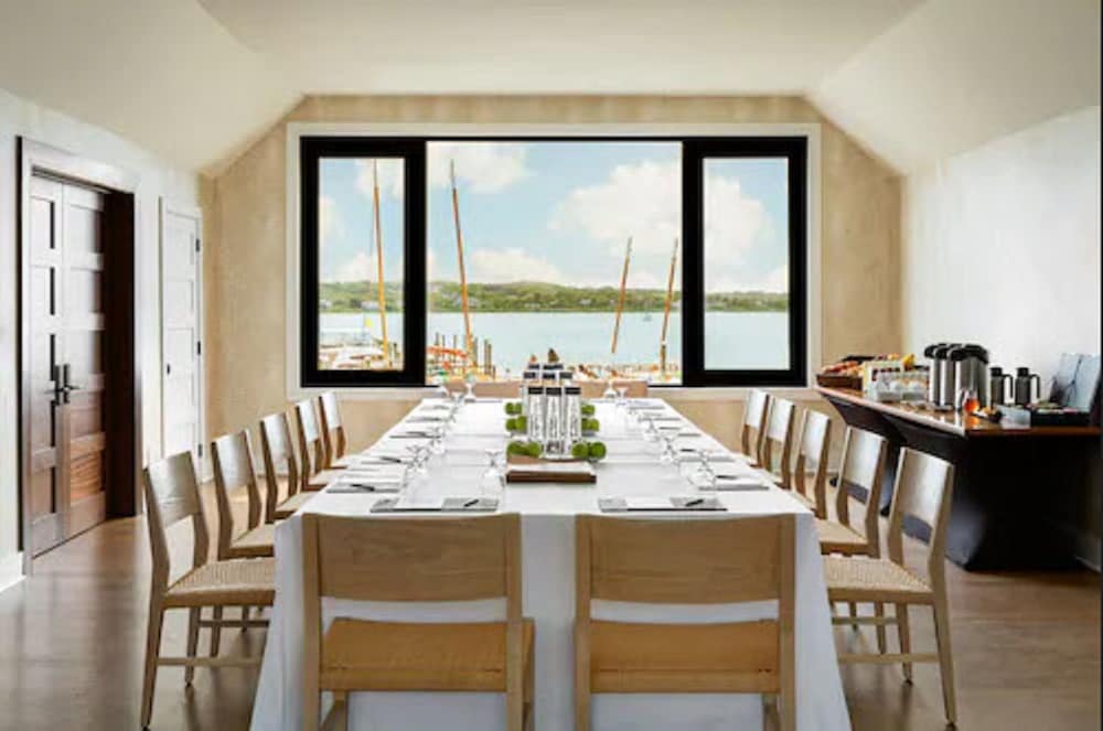 Montauk Yacht Club 47/74