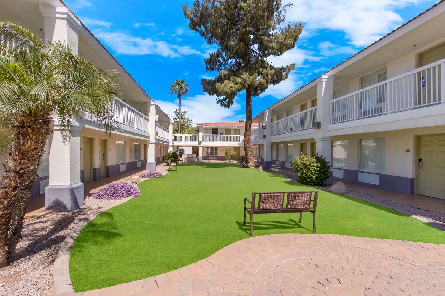Baymont Inn & Suites by Wyndham Tempe University/Phoenix 27/29