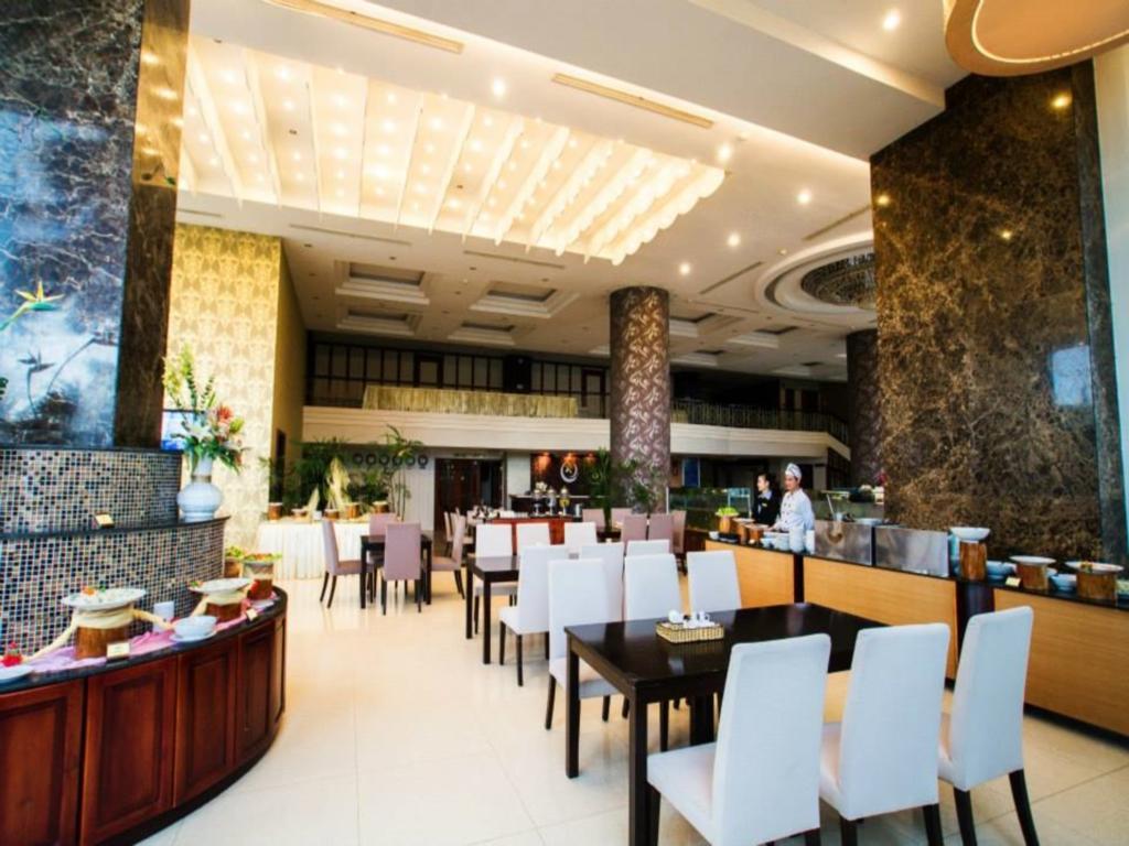restaurant cafeteria