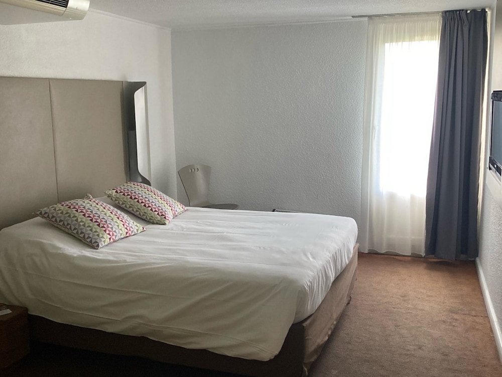 Standard, Double and Twin Beds