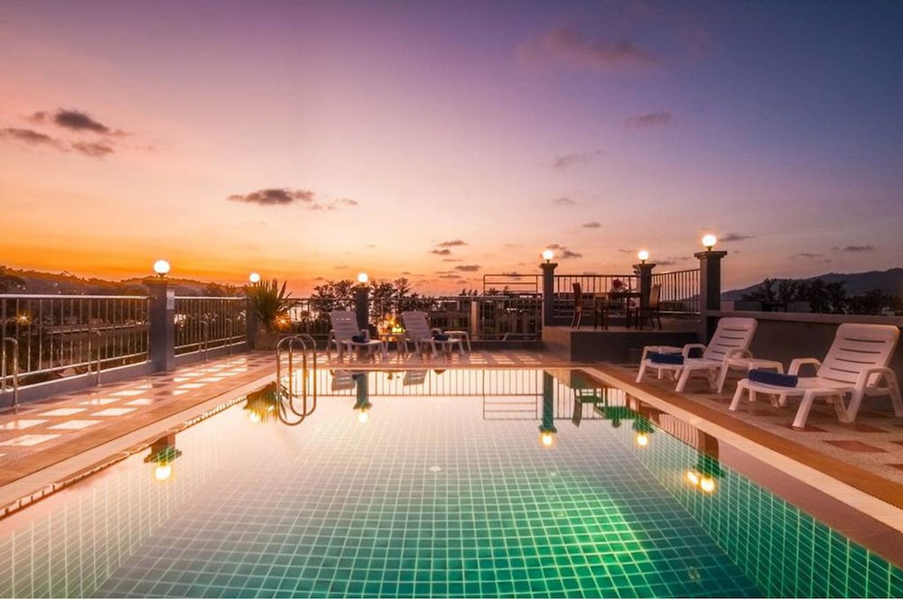The Crystal Beach Hotel 33/56
