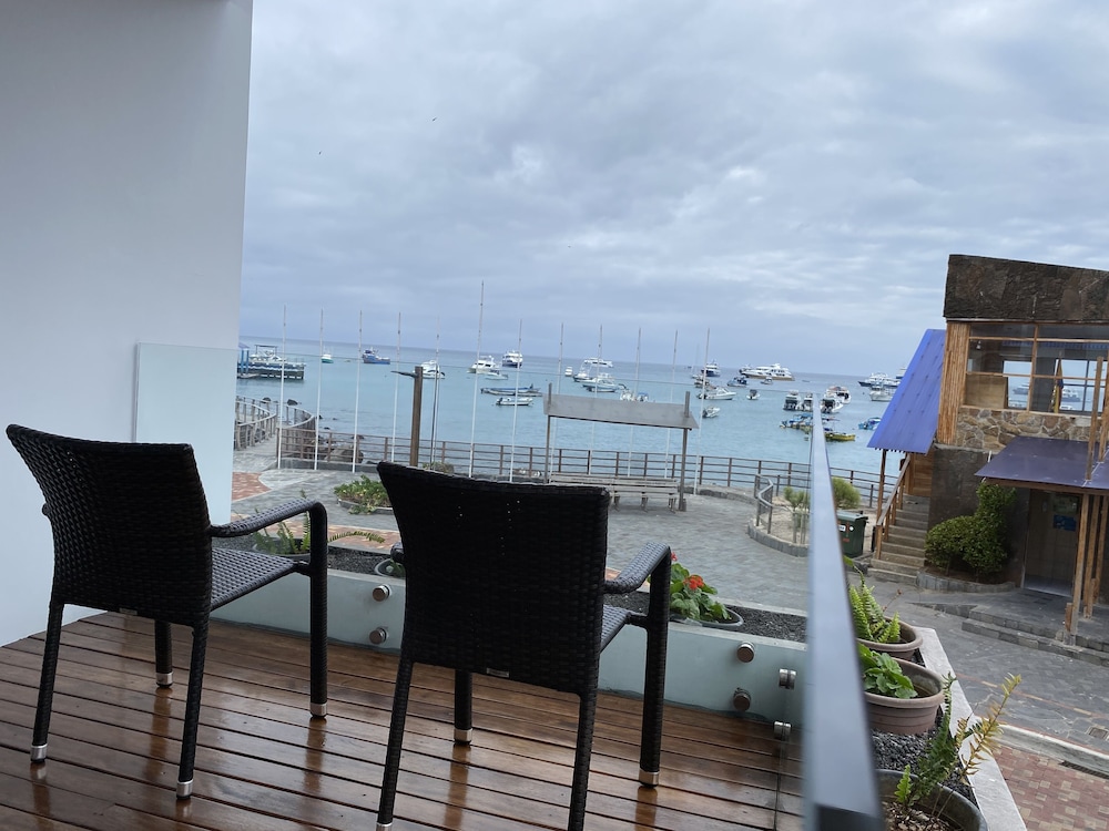 Galapagos Sunset Hotel 30/55