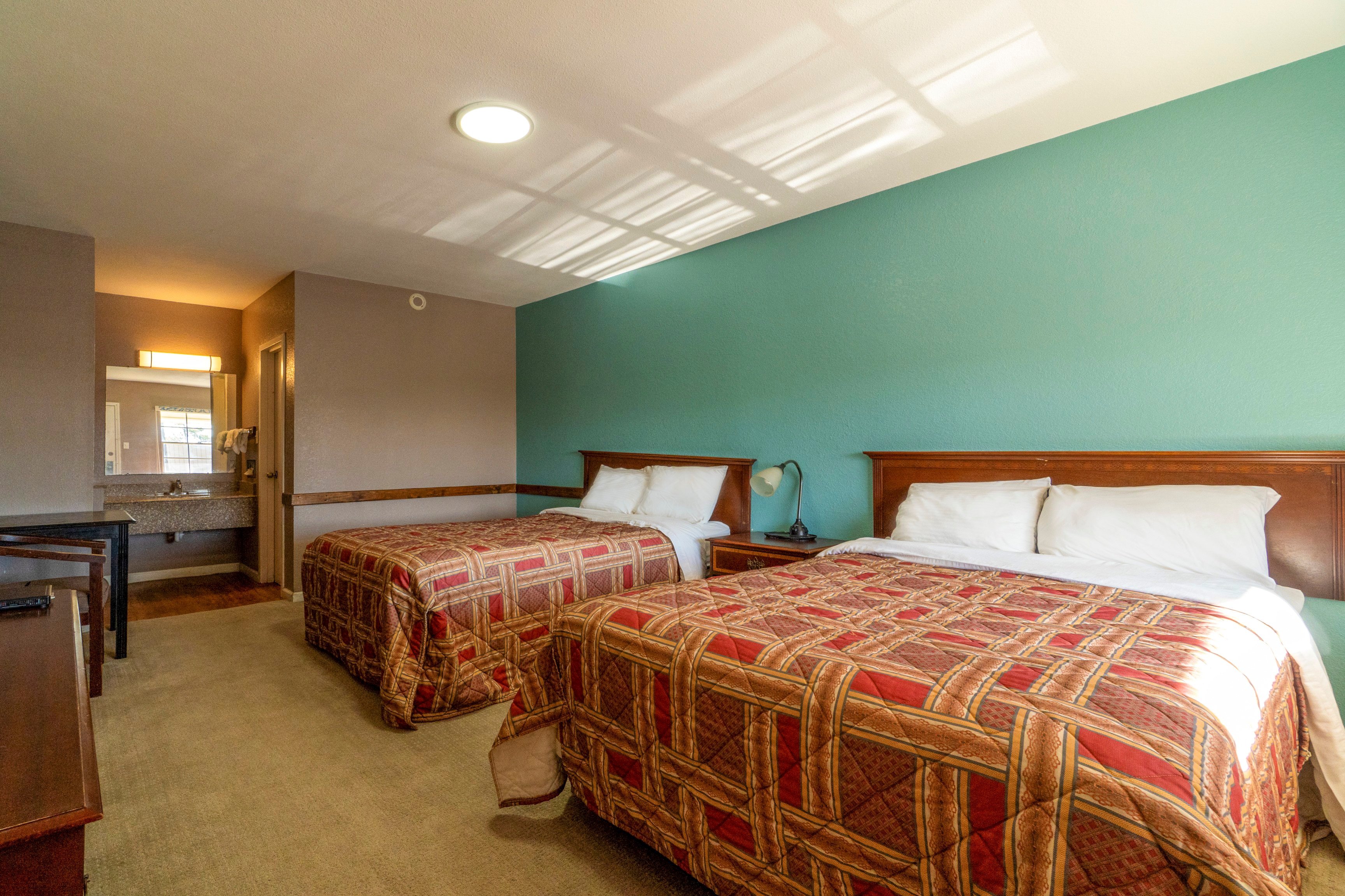 Woodfield Inn & Suites Hotel O, Yoakum TX 111 29/54