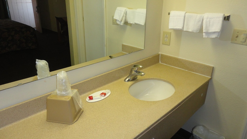 Knights Inn Crawfordsville 5/14