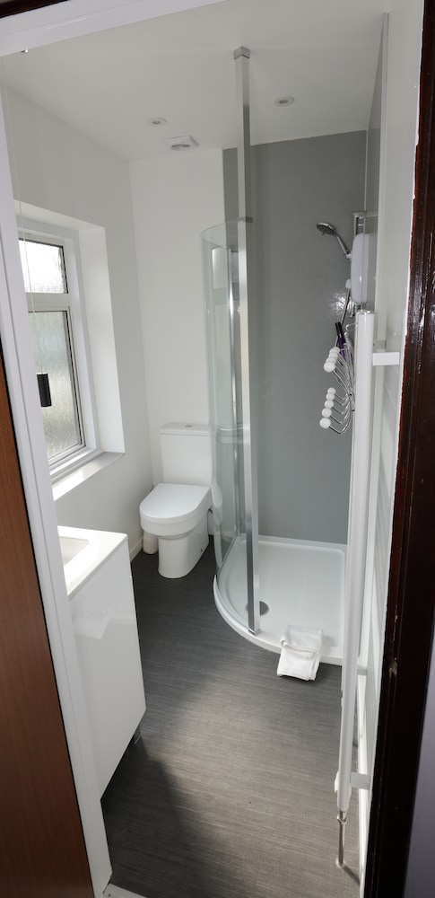Aylesbray Lodge 17/18