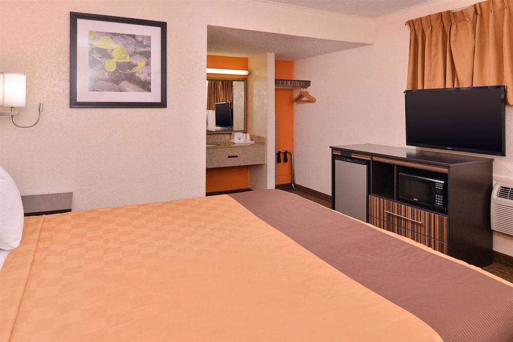 Americas Best Value Inn Ponca City 18/25