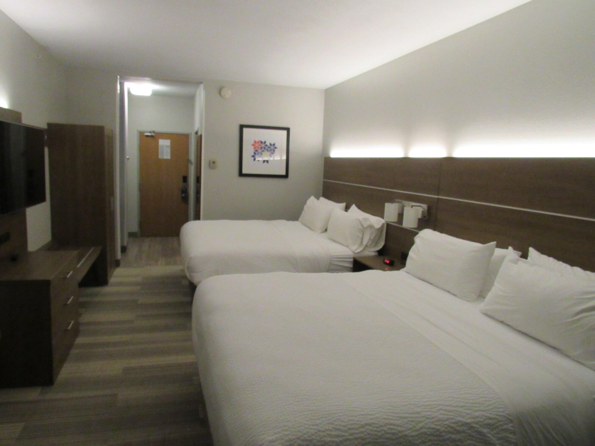 Standard, Multiple Beds