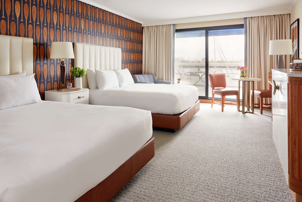 Waterfront Hotel - JDV by Hyatt 15/55
