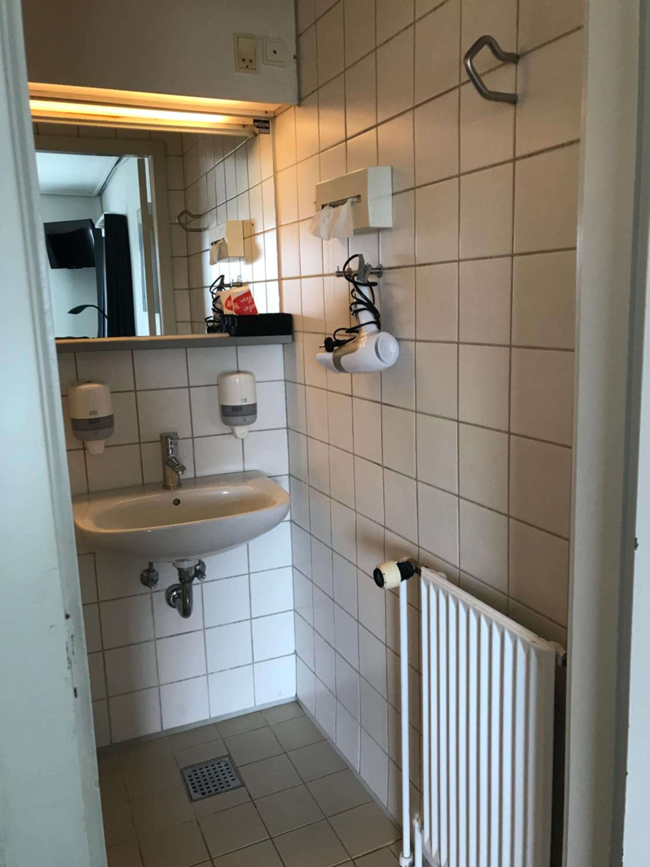 Room, Twin Beds, with Extra Bed 5/6
