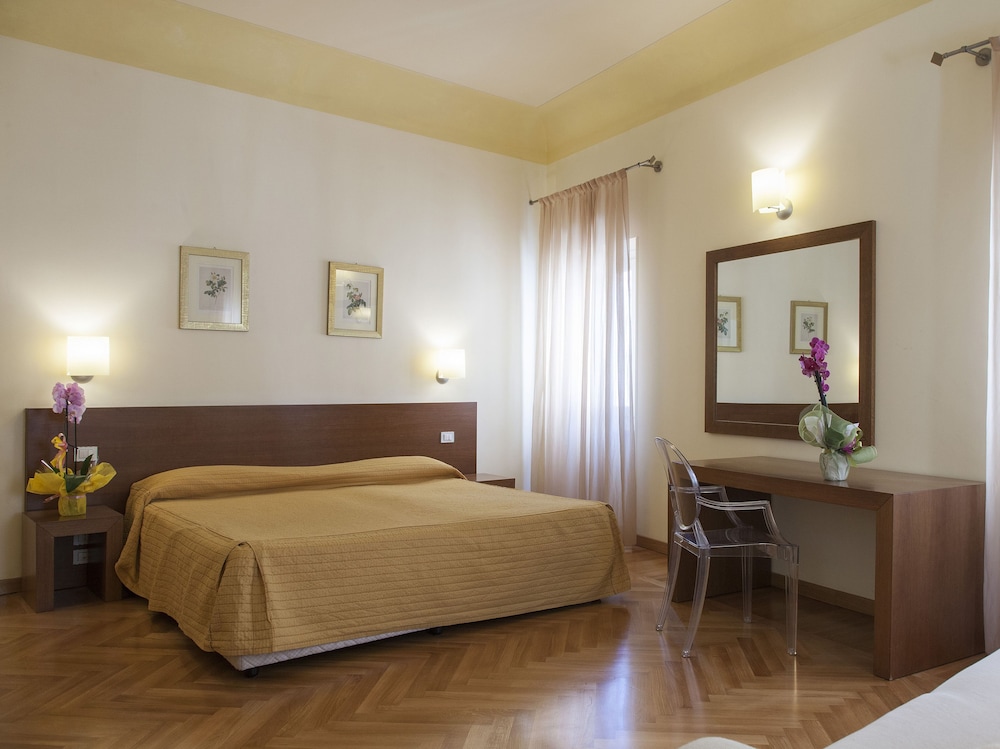 Motion, Deluxe, Queen Bed