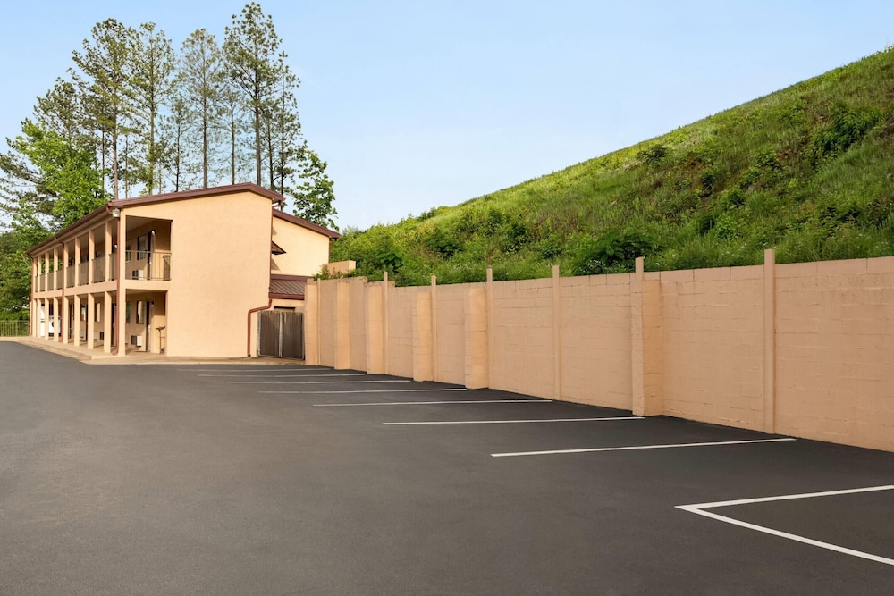 Days Inn By Wyndham Cartersville 35/44