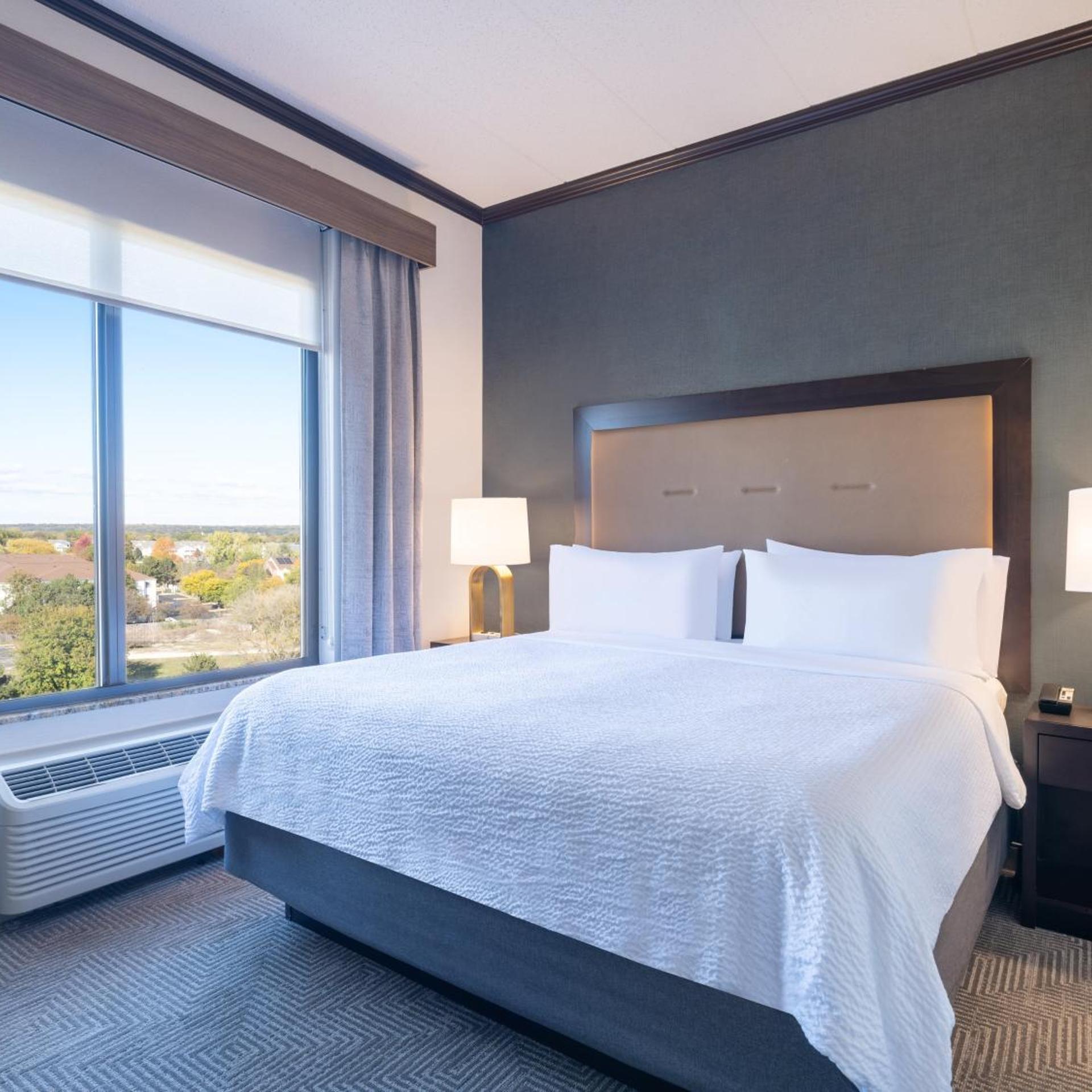 1 Bedroom, Suite, Queen Bed