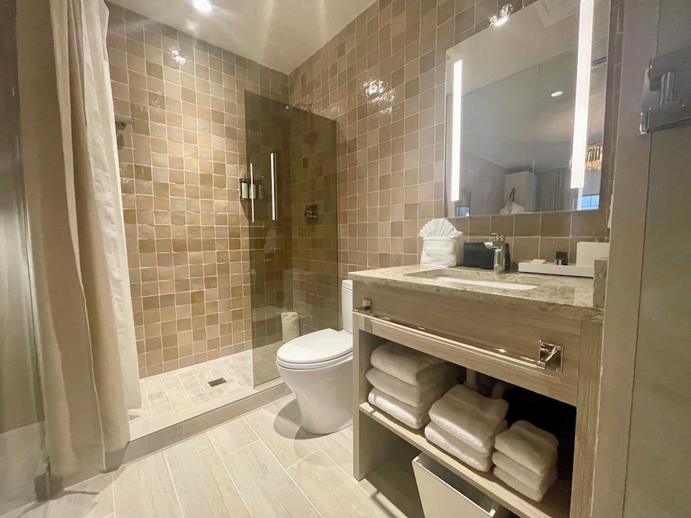 Luxx Plaza Hotel 43/51
