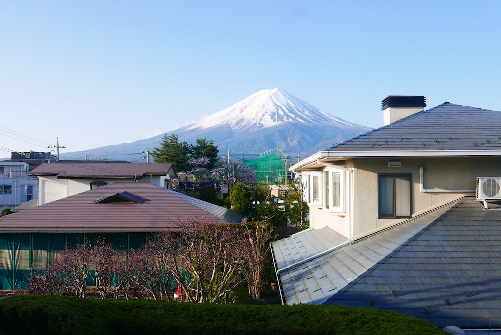 K S House Fuji View Hostel 55/62