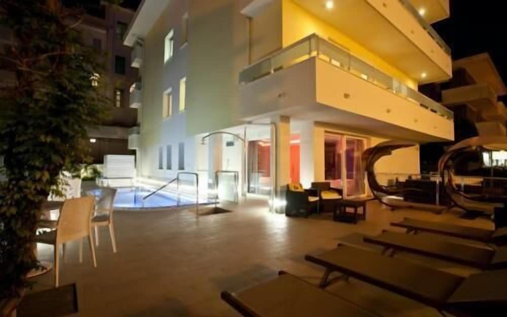 Thea Hotel 15/26