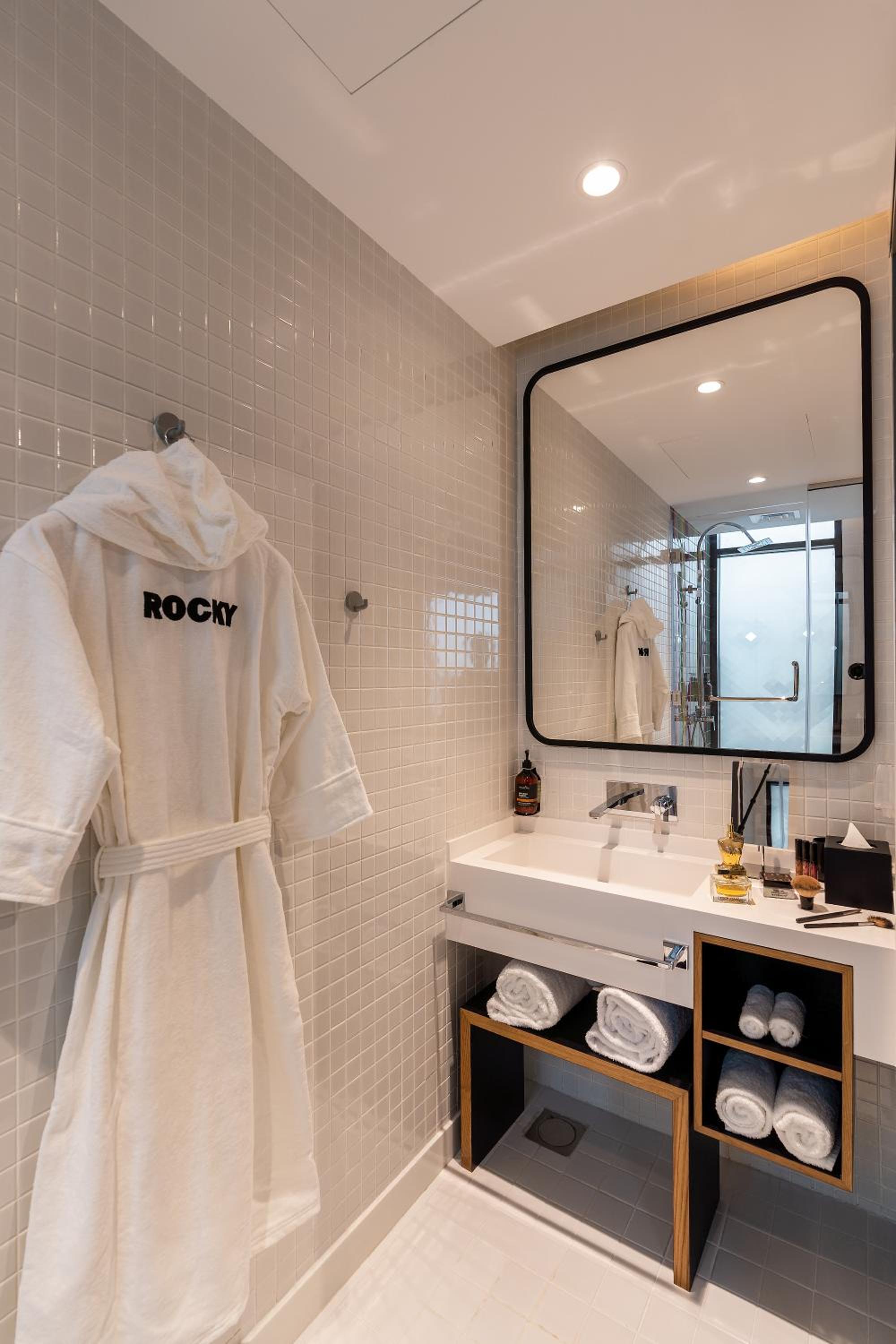 Studio One Hotel in DUBAI