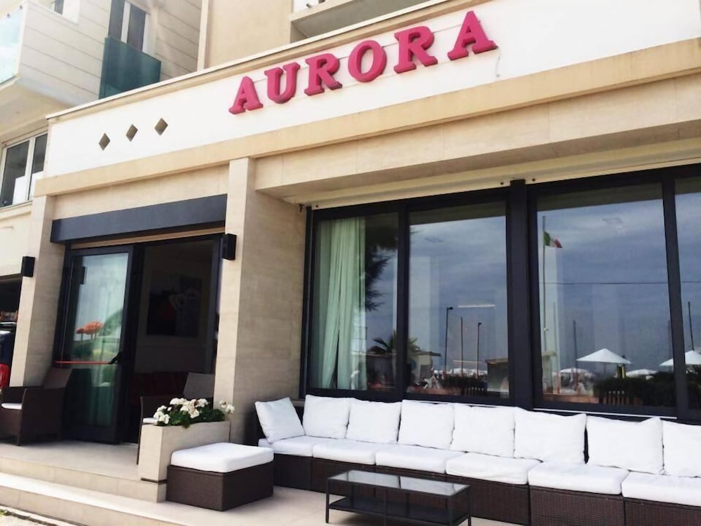 Hotel Aurora 1/27