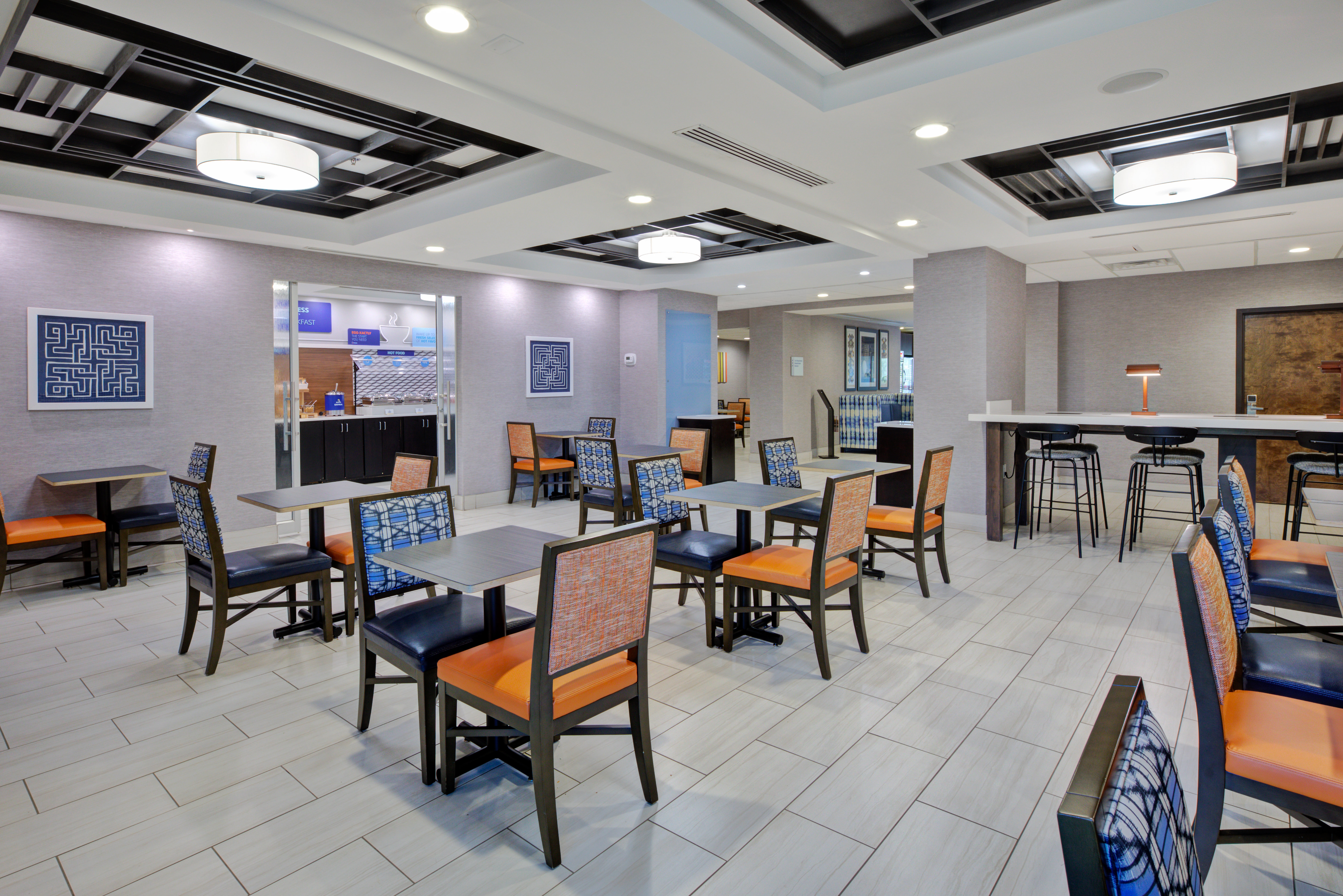 Holiday Inn Express Hotel & Suites I-26 & Us 29 At Westgate Mall 56/75
