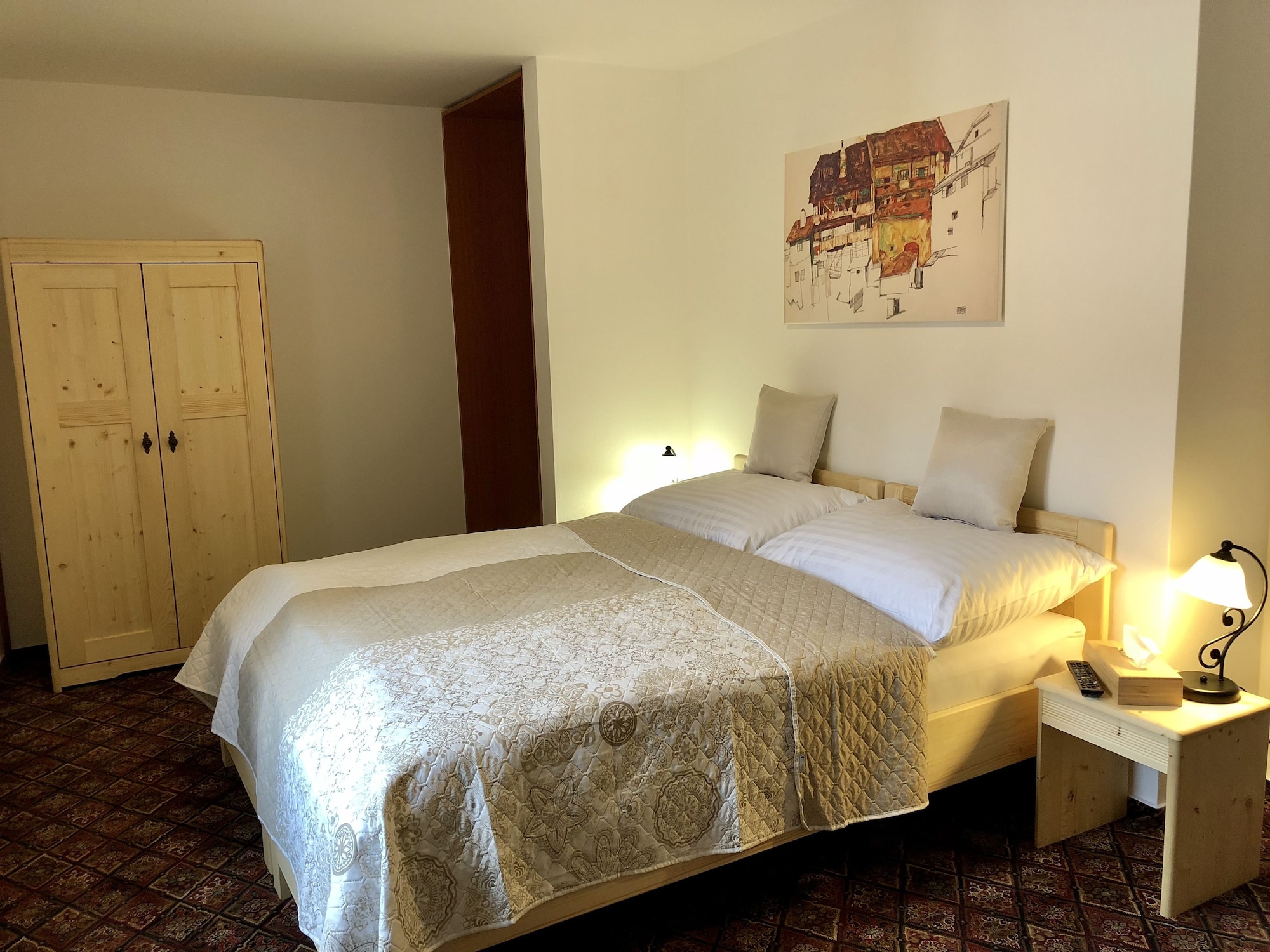 DELUXE, SUITE