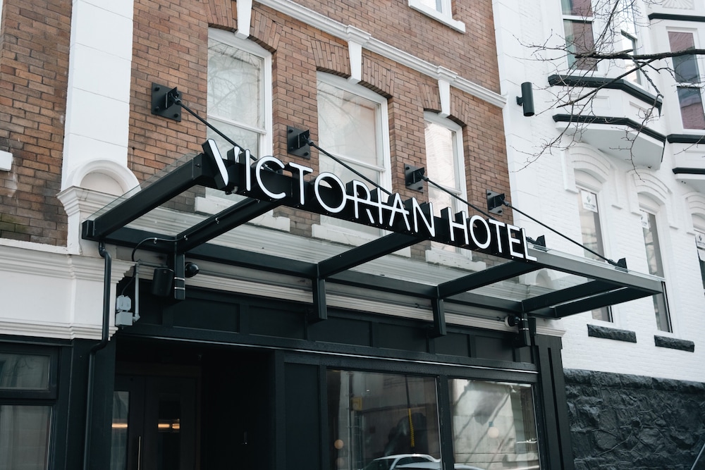 Victorian Hotel 6/74