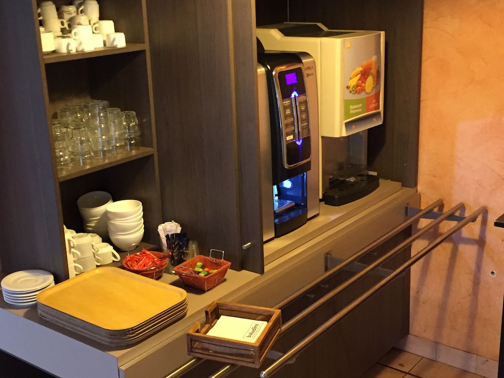 B Hotel Troyes Aeroport 25/50