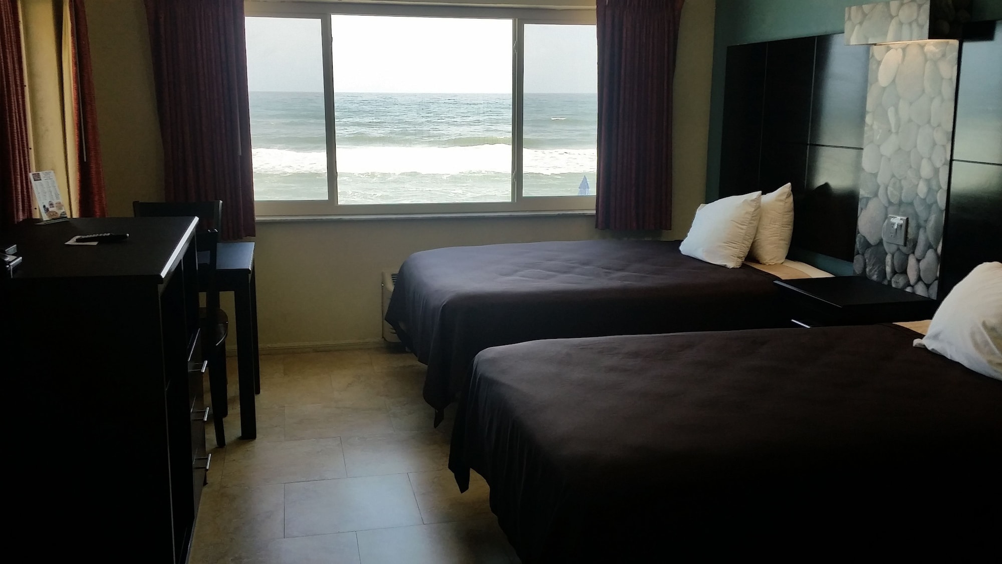 Room, 2 Double Beds, Ocean Front, Kitchenette