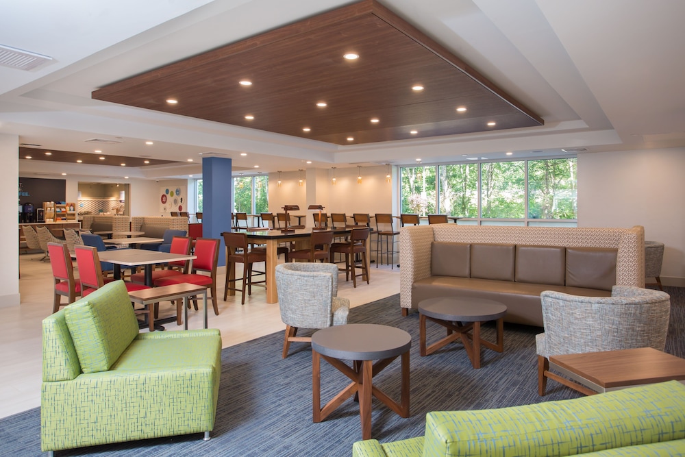 HOLIDAY INN EXPRESS CHELMSFORD 57/65