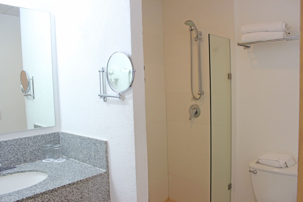 Hotel Monterrey Macroplaza 11/60