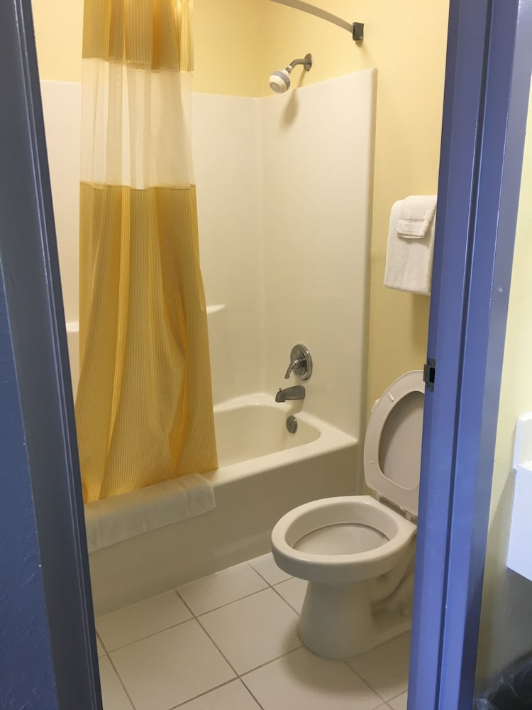 Days Inn by Wyndham Crystal River 9/28
