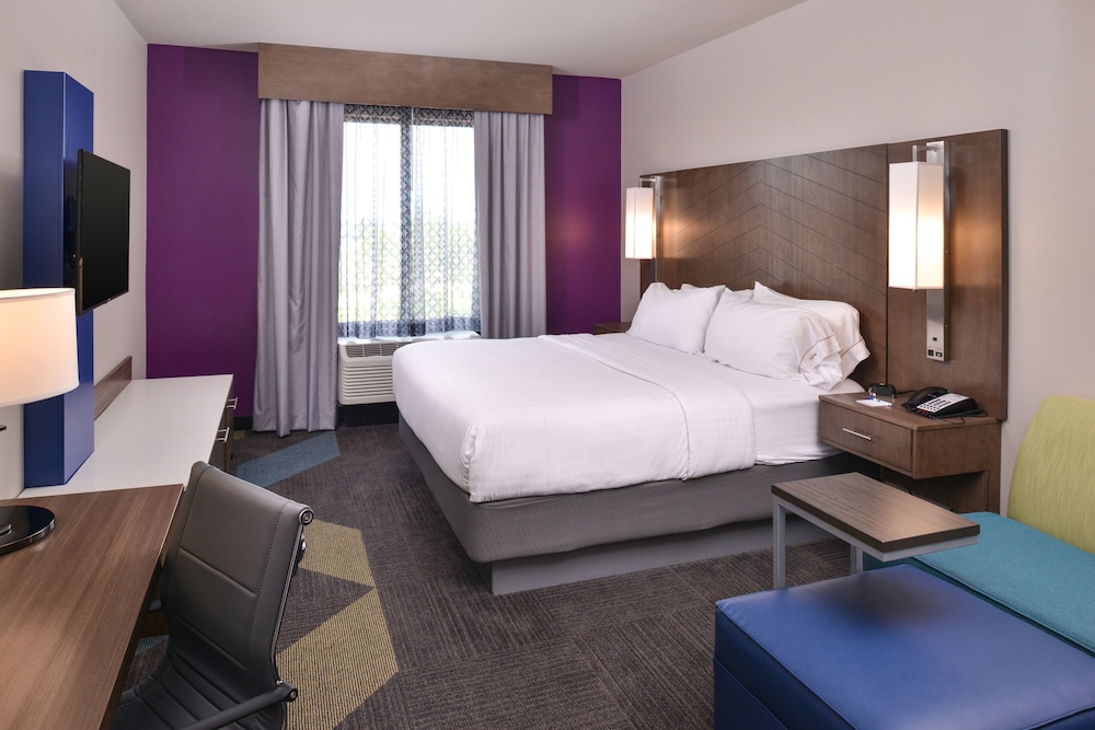 Holiday Inn Express Suites Bryant Benton Area 19/71