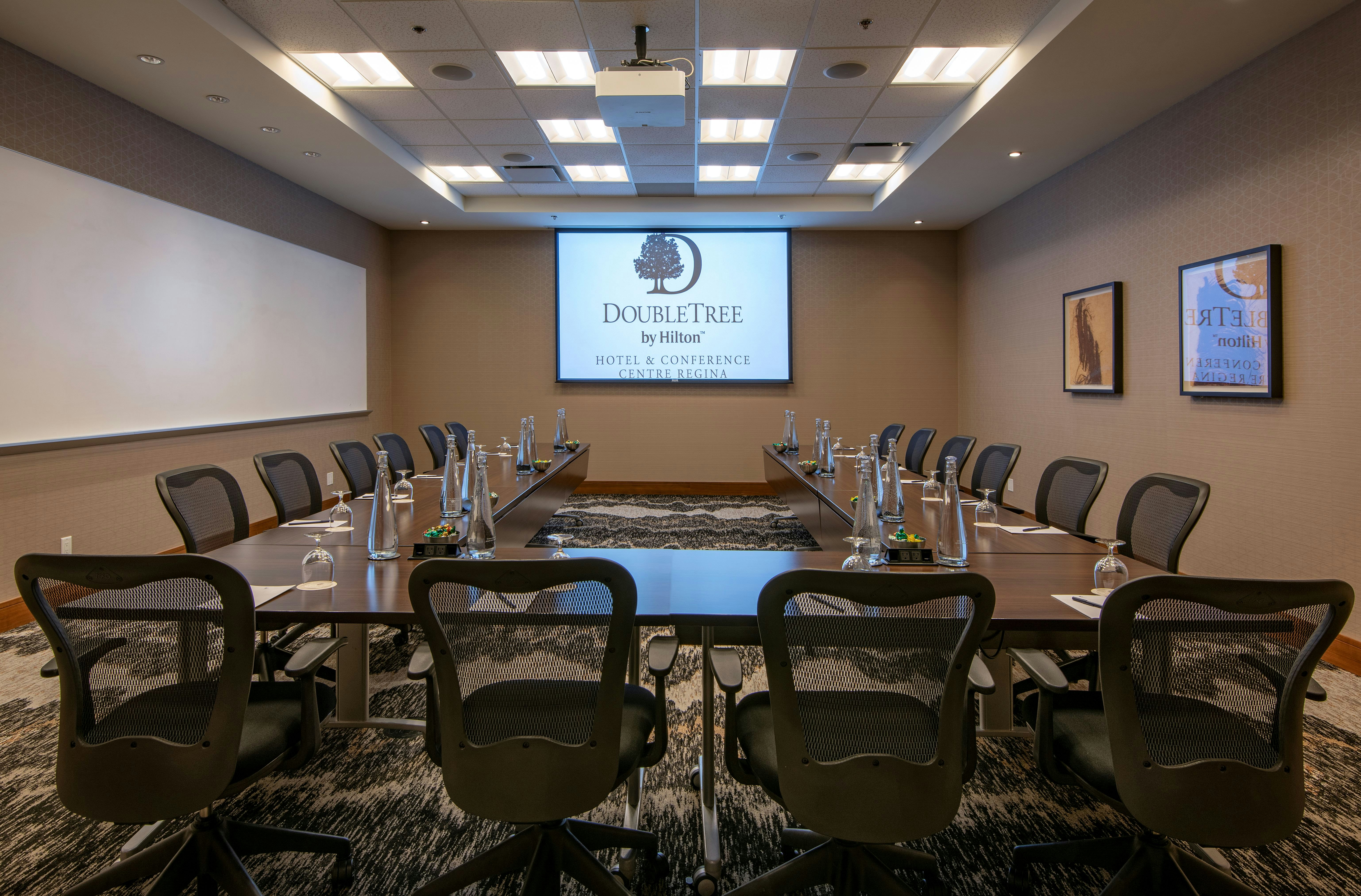 Doubletree By Hilton Hotel & Conference Centre Regina 71/80