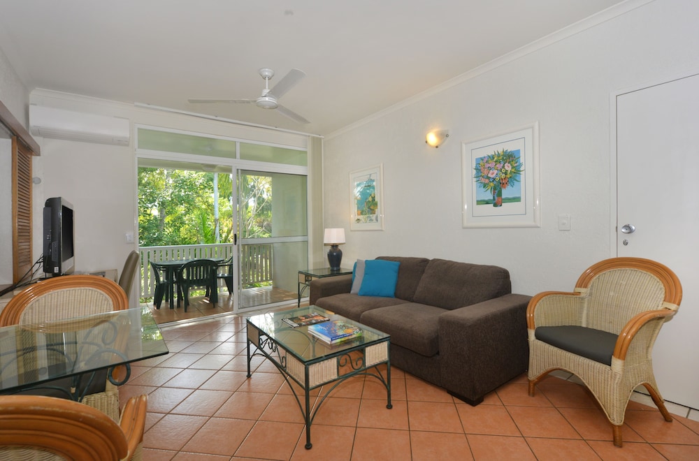 Coral Apartments 13/34