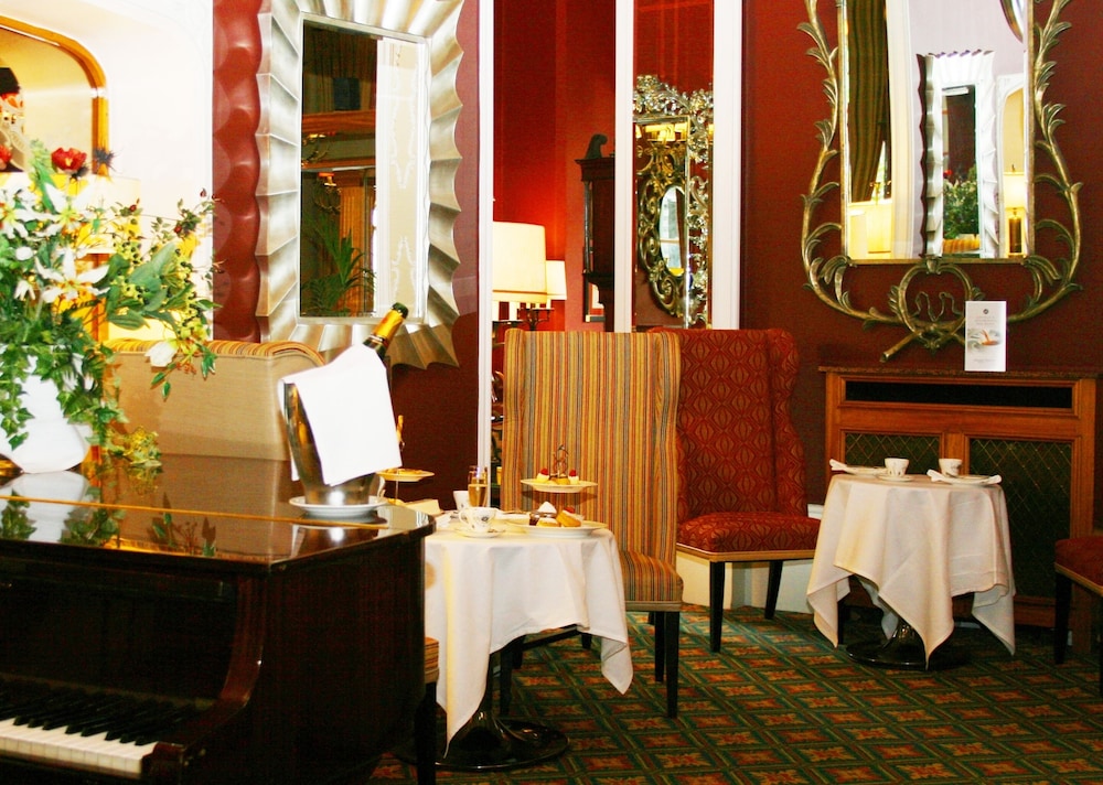 Best Western Plough & Harrow Hotel 46/49