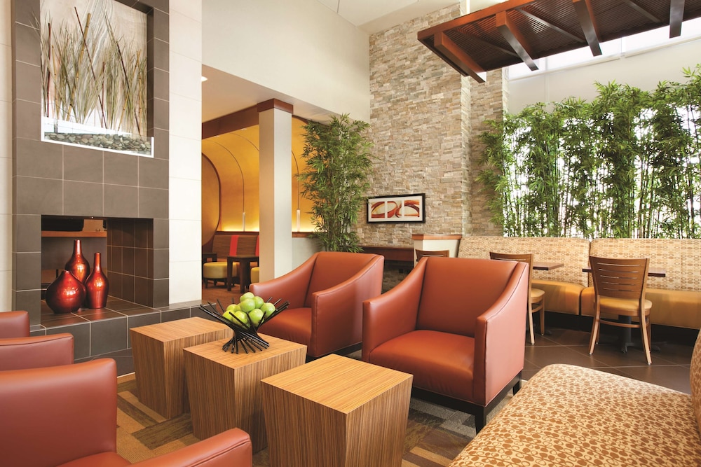Hyatt Place Riverside Downtown 32/60